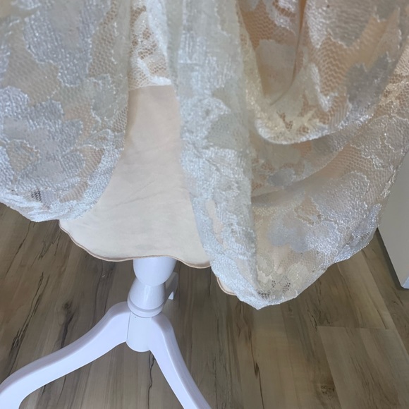 White Lace over cream under slip. City Triangles plus Size 18. Like new.Elegant - Picture 11 of 11